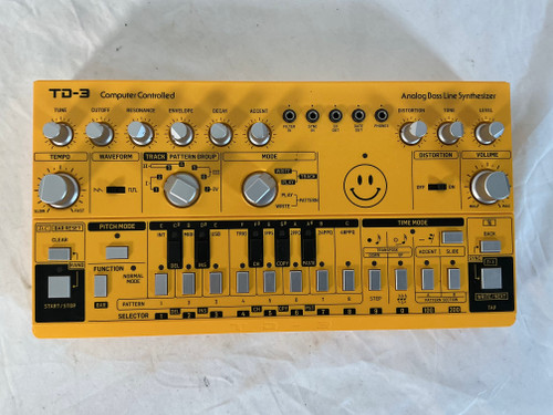Used Behringer TD-3-AM Compact Synthesizer Compact 40012-S000304015