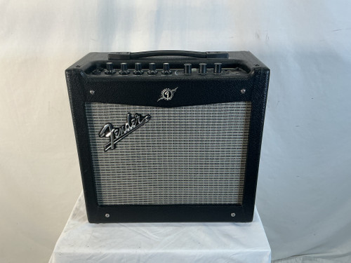 Vist Large View of Product Image Which is Used Fender MUSTANG 1 V.2 1 x 8 Solid State Amplifier 1 x 8 40012-S000304025