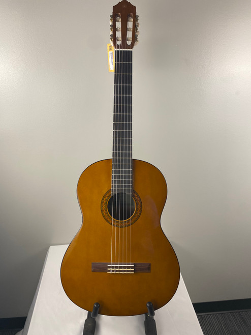 Vist Large View of Product Image Which is Used Yamaha C40 Solid Top Acoustic Guitar – Natural