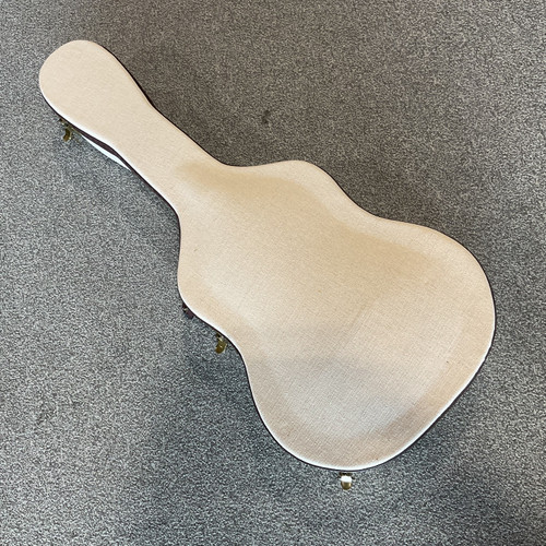 Used GATOR ACOUSTIC HARD SHELL CASE 41106-S000094495 Vist Large View of Product Image Which is Used GATOR ACOUSTIC HARD SHELL CASE