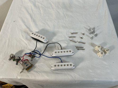Vist Large View of Product Image Which is Used SINGLE COIL PICKUP SET Guitar Pickup 40012-S000304121