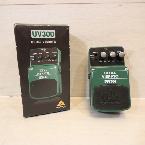 Vist Large View of Product Image Which is Used Behringer ULTRA VIBRATO Guitar Effect 41108-S000062085