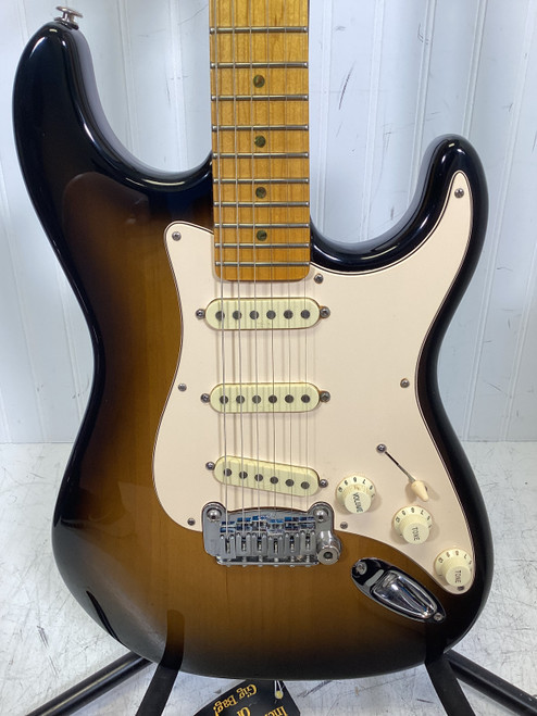 Vist Large View of Product Image Which is Used G&L LEGACY CUSTOM BUILD S Type Electric Guitar Tobacco Sunburst 6-String
