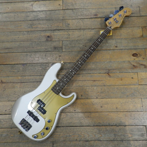 Used Fender DELUXE ACTIVE P BASS SPECIAL Bass Guitar White 4-String 40105-S000076256