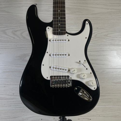Vist Large View of Product Image Which is Used - Squier AFFINITY STRAT Electric Guitar  40087-S000232638