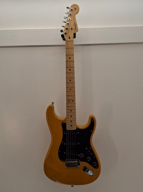 Vist Large View of Product Image Which is Used Fender 2006 AMERICAN STRAT S Type Electric Guitar Yellow 6-String 41116-S000048794