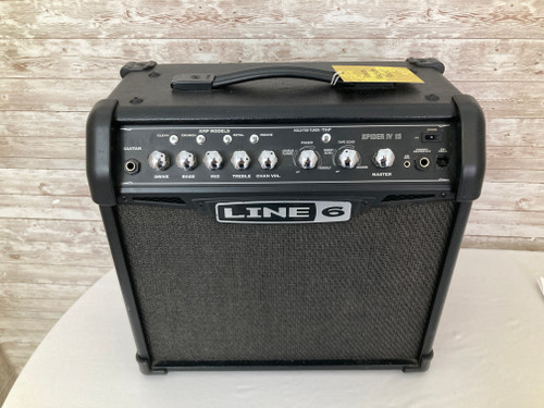 Used Line 6 SPIDER IV 15 W COMBO Solid State Amplifier 41112-S000097566