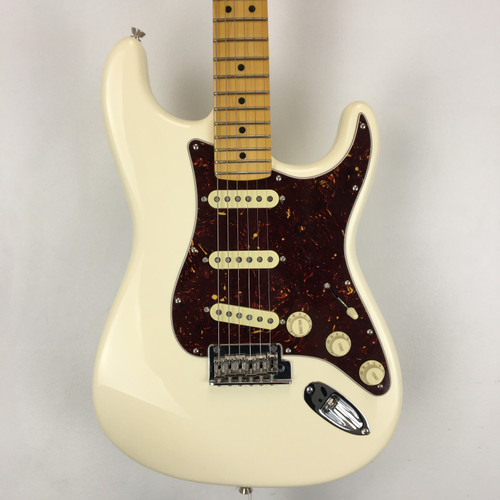 Used Fender AMERICAN PROFESSIONAL II STRAT 2023 S Type Electric Guitar White 6-String 41124-S000205220