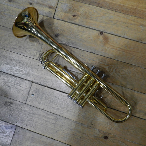 Vist Large View of Product Image Which is Used Yamaha YTR-2335 Trumpet