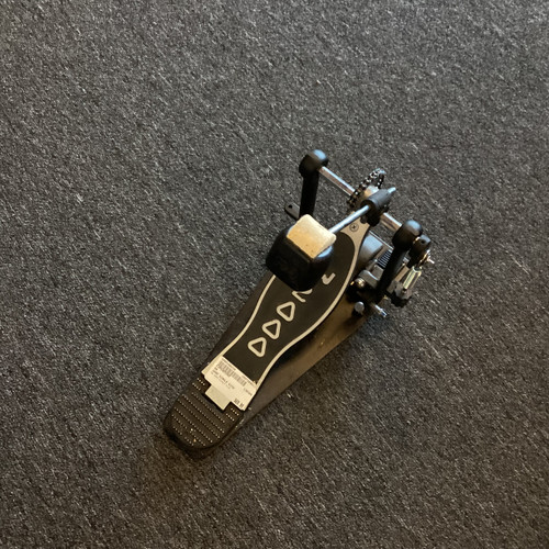 Used DW 2000 SINGLE KICK Kick Drum Pedal 40111-S000188234