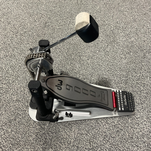 Used DW 9000 SERIES SINGLE KICK PEDAL 41106-S000094716