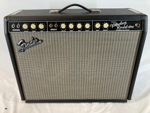 Vist Large View of Product Image Which is Used Fender Custom Vibrolux Reverb Guitar Amp 41127-S000057955