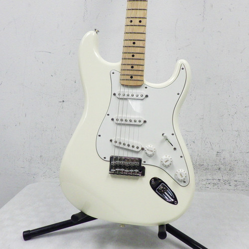 Vist Large View of Product Image Which is Used Fender Stratocaster Made in Mexico Electric Guitar White 40042-S000259810