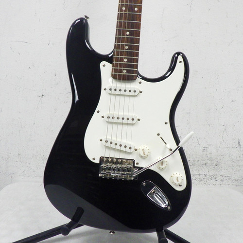 Vist Large View of Product Image Which is Used Squier Affinity Stratocaster Eectric Guitar Black 40042-S000259816