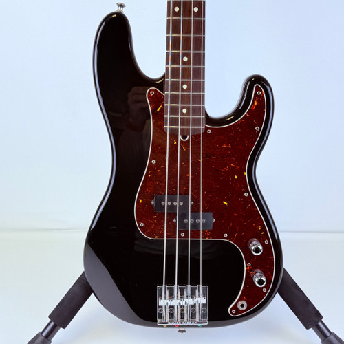 Vist Large View of Product Image Which is Used 1999 Fender Standard 4-String Precision Bass Guitar Mexico (8lb/14oz) 41121-S000051288