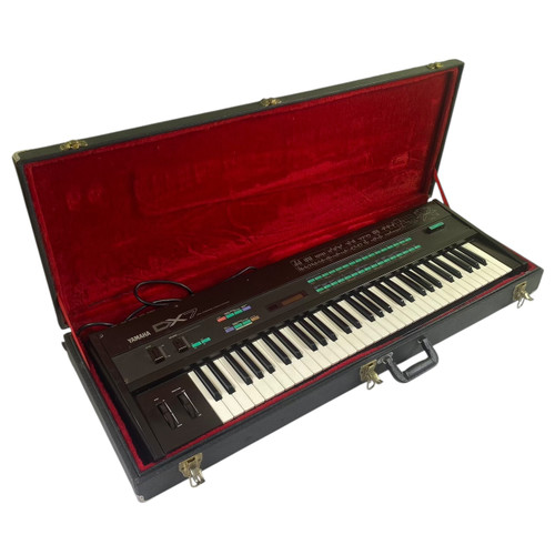 Vist Large View of Product Image Which is Used Yamaha DX7 DIGITAL SYNTHESIZER Vintage 61-Key Synthesizer 40090-S000079991