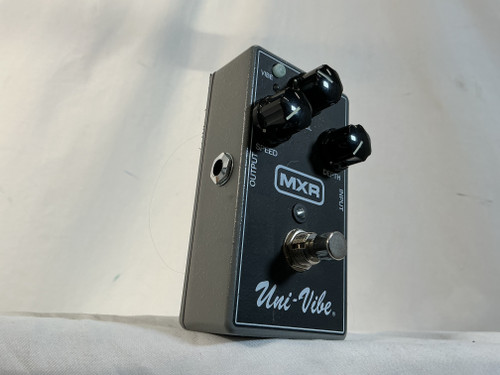 Vist Large View of Product Image Which is Used MXR UNI VIBE Chorus Pedal 40012-S000304417