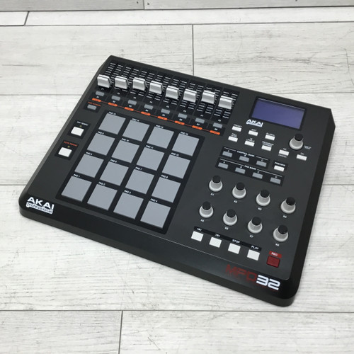Vist Large View of Product Image Which is Used Akai MPD-32 Controller Pad 40051-S000115571
