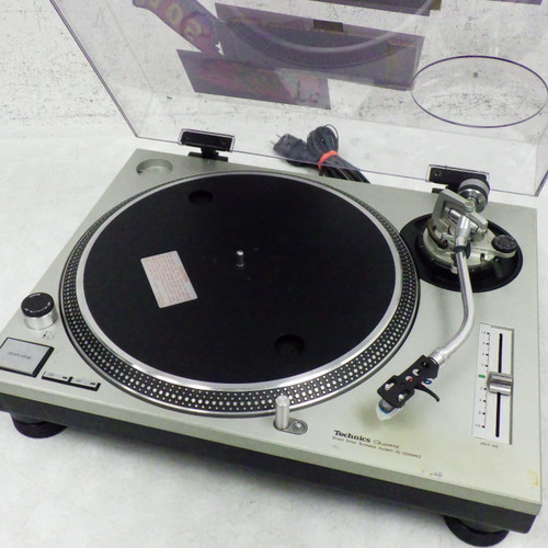 Vist Large View of Product Image Which is Used Technics SL-1200 MKII Turntable