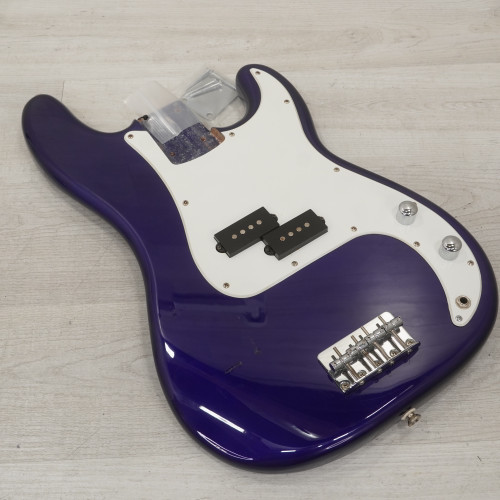 Vist Large View of Product Image Which is Used Squier Affinity P-bass Loaded Body 40015-S000329136