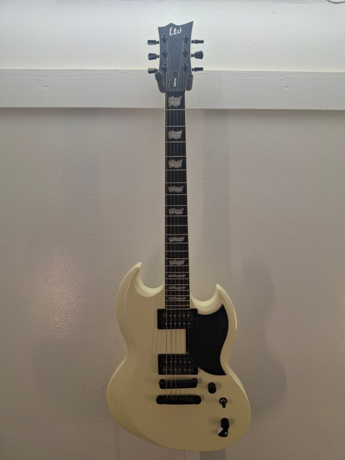 Vist Large View of Product Image Which is Used LTD VIPER 256 SW Electric Guitar White 6-String 41116-S000048876