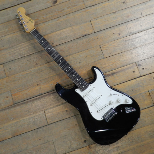 Vist Large View of Product Image Which is Used Squier USA BUILT STRAT SN00217W/OHSC Vintage S Type Electric Guitar Black 6-String 40105-S000076295