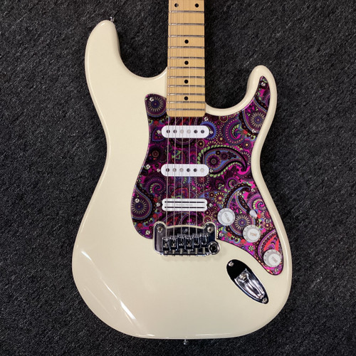 Vist Large View of Product Image Which is Used G&L TRIBUTE LEGACY S Type Electric Guitar White 6-String 40111-S000188378