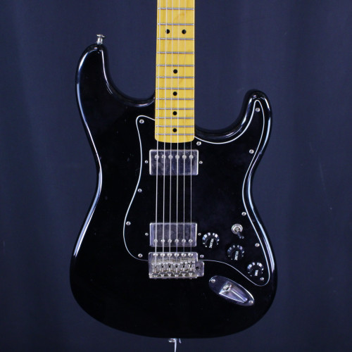 Vist Large View of Product Image Which is Used Squier CLASSIC VIBE STRAT 50S S Type Electric Guitar Black 6-String