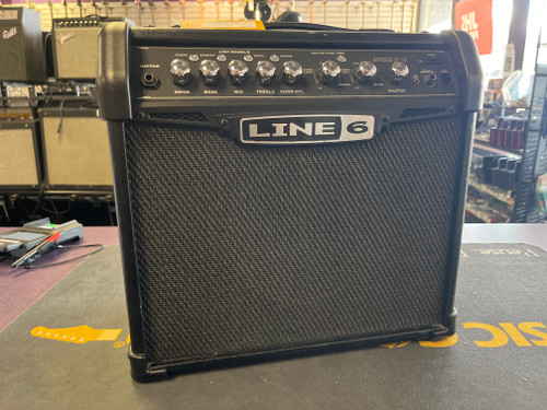 Vist Large View of Product Image Which is Used Line 6 SPIDER IV 15W 1 x 8 Solid State Amplifier 1 x 8 40085-S000105636