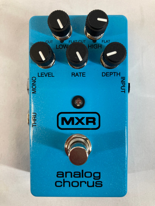 Vist Large View of Product Image Which is Used MXR Analog Chorus Pedal 41127-S000058046