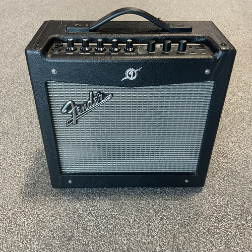 Vist Large View of Product Image Which is Used FENDER MUSTANG I Solid State Amplifier 41106-S000094961