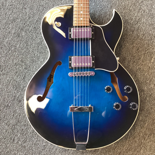 Vist Large View of Product Image Which is Used Gibson ES-135 Semi-Hollow Electric Guitar Blue 6-String 40111-S000188457