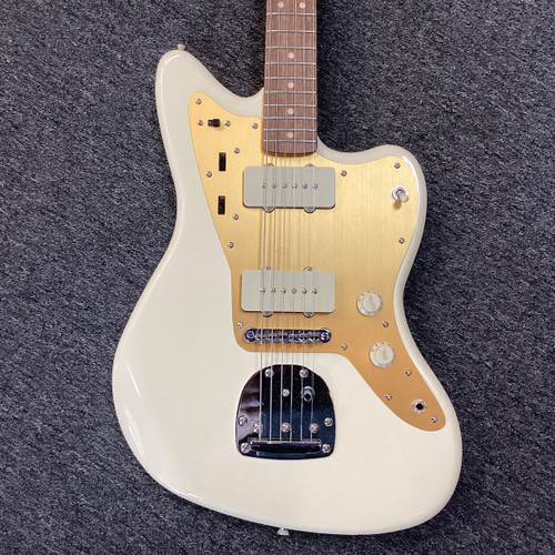 Vist Large View of Product Image Which is Used Squier J MASCIS JAZZMASTER Offset Double Cutaway Electric Guitar White 6-String 40111-S000188502