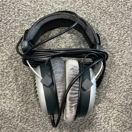 Vist Large View of Product Image Which is Used BEYER BEYERDYNAMIC DT 990 Headphones 41106-S000095036