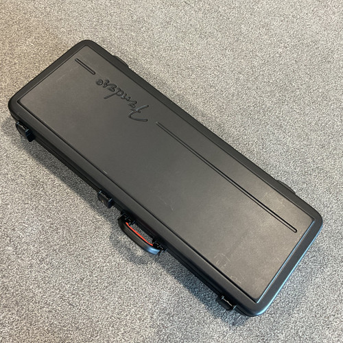 Vist Large View of Product Image Which is Used FENDER TSA MOLDED ELECTRIC GUITAR CASE 41106-S000095053