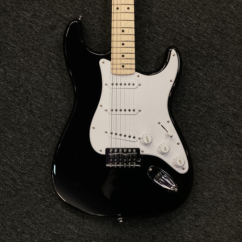 Vist Large View of Product Image Which is Used Squier SONIC STRATOCASTER S Type Electric Guitar Black 6-String 40111-S000188509