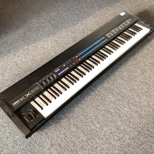 Vist Large View of Product Image Which is Used Yamaha KX88 88-Key Controller 88-key 40111-S000188618