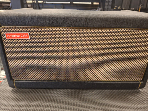 Vist Large View of Product Image Which is Used Positive Grid SPARK 40 Solid State Guitar Amp 1 x 8 41116-S000048992