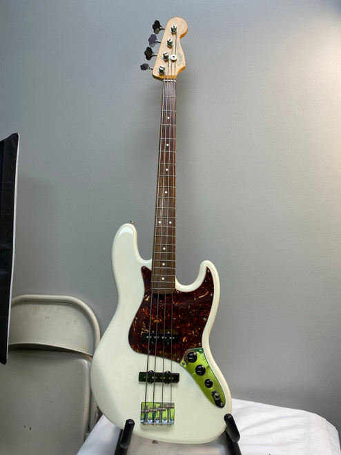 Vist Large View of Product Image Which is Used Fender FENDER JAZZ BASS J Type Bass Guitar White 4-String
