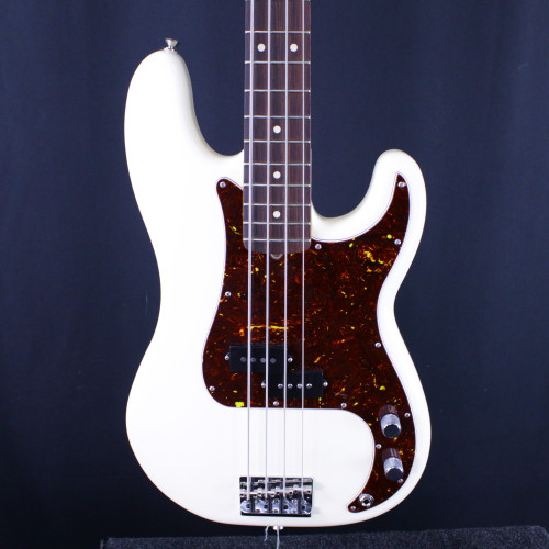 Vist Large View of Product Image Which is Used Fender PRECISION BASS AMERICAN PRO II BASS P Type Bass Guitar White 4-String