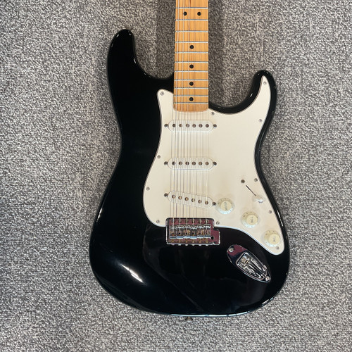 Vist Large View of Product Image Which is Used FENDER 1996 STANDARD STRATOCASTER Electric Guitar