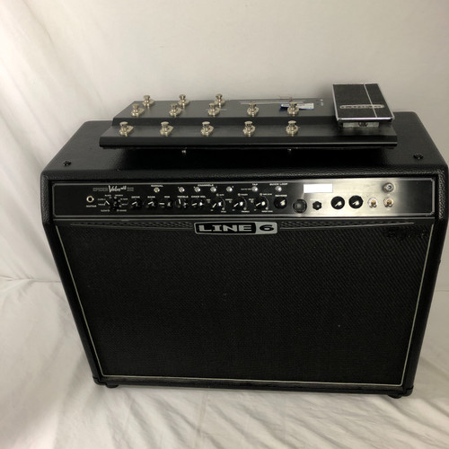 Vist Large View of Product Image Which is Used Line 6 SPIDER VALVE 212 2 x 12 Tube Combo Amplifier 2 x 12