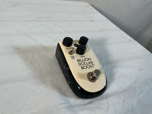 Vist Large View of Product Image Which is Used Danelectro BILLION DOLLAR BOOST Boost Pedal