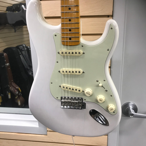 Vist Large View of Product Image Which is Used Fender 2016 ARTIST SERIES ERIC JOHNSON S Type Electric Guitar White 6-String