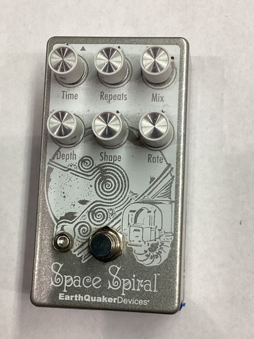 Vist Large View of Product Image Which is Used Earthquaker Devices SPACE SPIRAL Guitar Effects Pedal