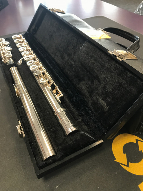 Vist Large View of Product Image Which is Used Gemeinhardt 3S Solid Silver Flute