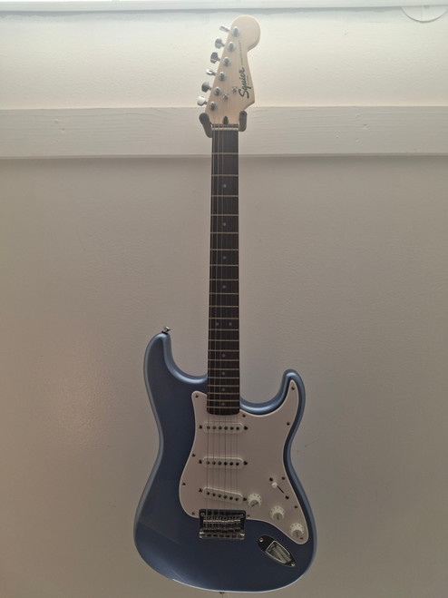 Vist Large View of Product Image Which is Used Squier SQUIER STRATCASTER Electric Guitar Blue 6-String