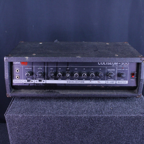 Vist Large View of Product Image Which is Used Sunn COLISEUM-300 BASS HEAD Bass Amplifier Head