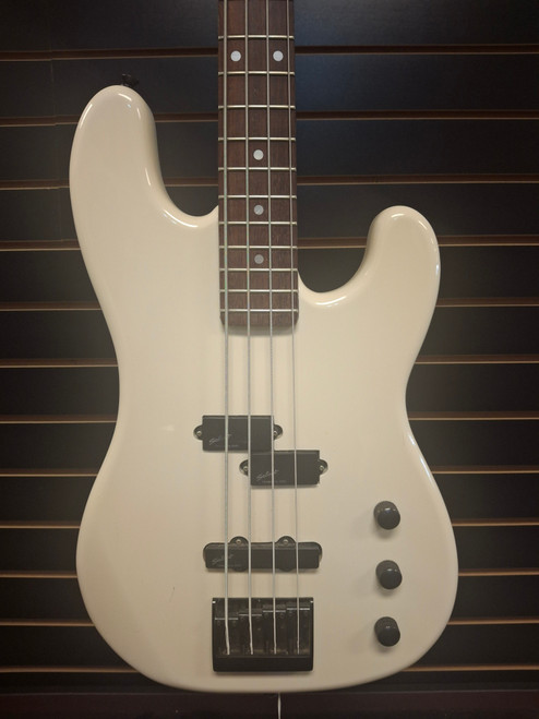 Vist Large View of Product Image Which is Used Applause JR-319 PJ Bass Guitar White 4-String