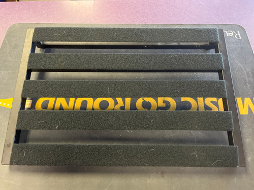 Vist Large View of Product Image Which is Used Pedaltrain PEDALTRAIN-3 W/SOFT CASE Pedal Board